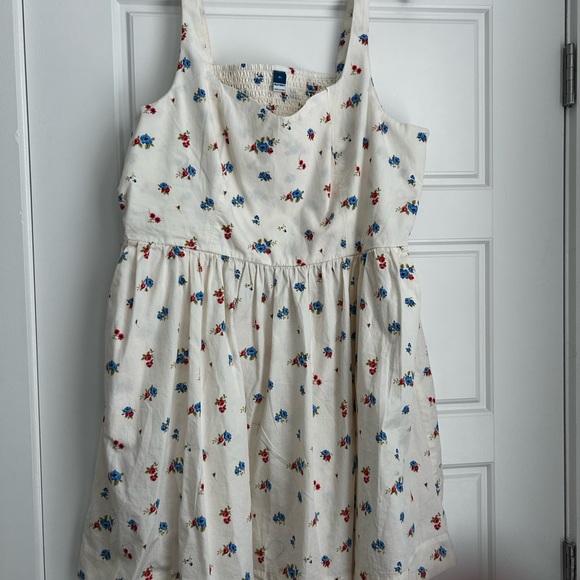 Old Navy Dresses & Skirts - Old Navy Cream Dress with Red and Blue Floral Pattern